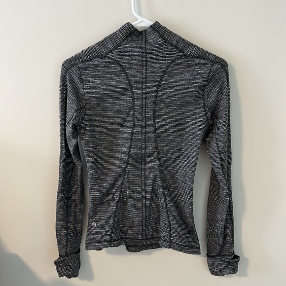 Lululemon Run Briskly 1/2 Zip - Size 4 - Picture 6 of 12